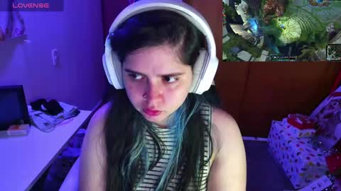 Snapshot of vallolet1_ chatting on 11, 12, 2024 Im Violet online show from 11, 12, 2024