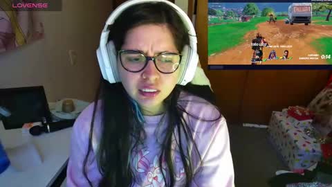 Snapshot of vallolet1_ chatting on 15, 12, 2024 Im Violet online show from 15, 12, 2024