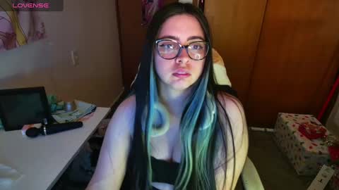 Snapshot of vallolet1_ chatting on 20, 12, 2024 Im Violet online show from 20, 12, 2024