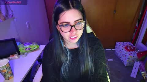 Snapshot of vallolet1_ chatting on 23, 12, 2024 Im Violet online show from 23, 12, 2024