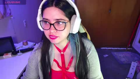 Snapshot of vallolet1_ chatting on 24, 12, 2024 Im Violet online show from 24, 12, 2024