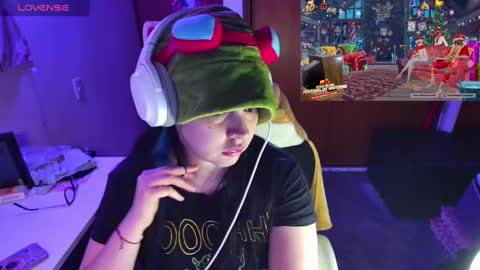 Snapshot of vallolet1_ chatting on 30, 12, 2024 Im Violet online show from 30, 12, 2024