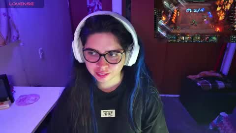 Snapshot of vallolet1_ chatting on 8, 1, 2025 Im Violet online show from 8, 1, 2025