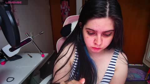 Snapshot of vallolet1_ chatting on 6, 2, 2025 Im Violet online show from 6, 2, 2025