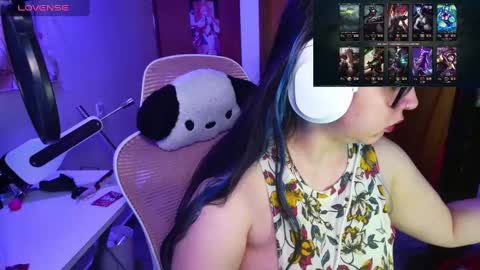 Snapshot of vallolet1_ chatting on 19, 2, 2025 Im Violet online show from 19, 2, 2025