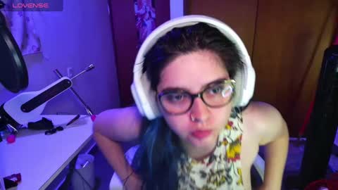 Snapshot of vallolet1_ chatting on 20, 2, 2025 Im Violet online show from 20, 2, 2025