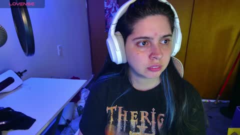 Snapshot of vallolet1_ chatting on 8, 3, 2025 Im Violet online show from 8, 3, 2025