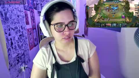 Snapshot of vallolet1_ chatting on 5, 11, 2025 Im Violet online show from 5, 11, 2025