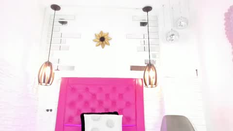 Vallolet Peach  online show from 9, 3, 2025