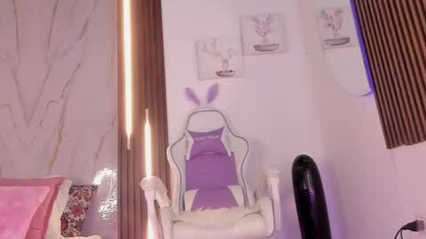 Vallolet Peach  online show from 12, 9, 2025