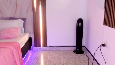 Vallolet Peach  online show from 5, 10, 2025