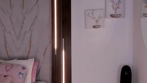 Vallolet Peach  online show from 18, 3, 2026