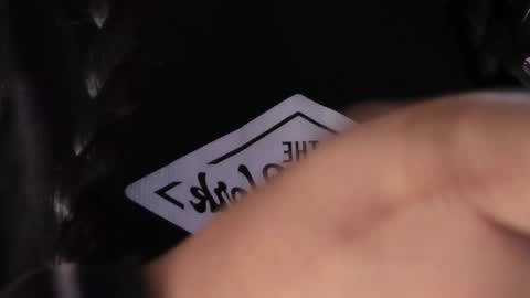 Vallolet Peach  online show from 28, 3, 2026