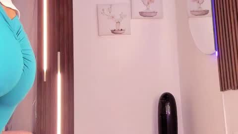 Vallolet Peach  online show from 29, 3, 2026