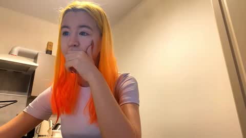 Snapshot of valtopi chatting on 2, 2, 2026 Emily online show from 2, 2, 2026