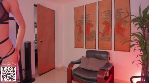 Snapshot of valyturner chatting on 7, 12, 2024 online show from 7, 12, 2024