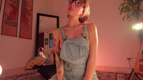 Snapshot of valyturner chatting on 9, 3, 2025 online show from 9, 3, 2025