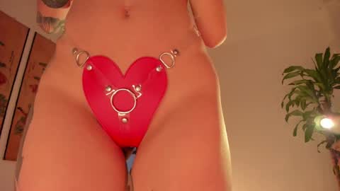 Snapshot of valyturner chatting on 11, 3, 2025 online show from 11, 3, 2025