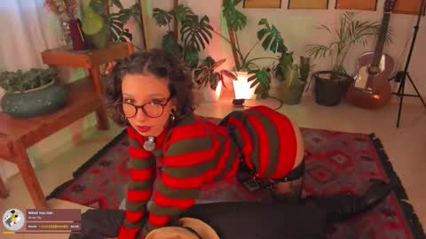 Snapshot of valyturner chatting on 30, 10, 2025 online show from 30, 10, 2025