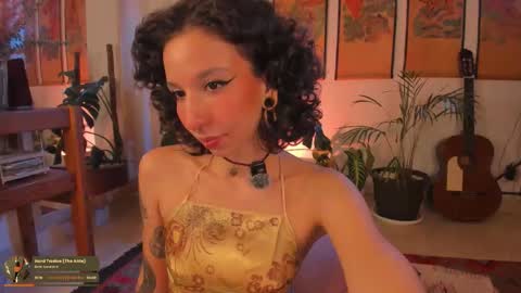 Snapshot of valyturner chatting on 18, 11, 2025 online show from 18, 11, 2025