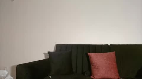 david guzman i model independenthelp me with a thumbs up online show from 8, 3, 2025