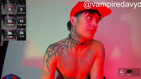 david guzman i model independenthelp me with a thumbs up online show from 26, 9, 2025