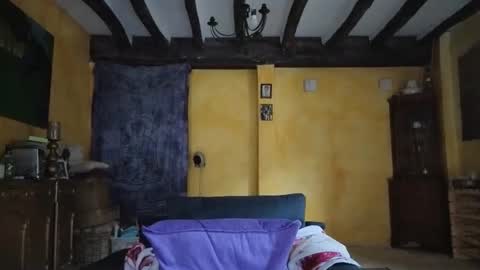 vampwoman online show from 6, 11, 2025