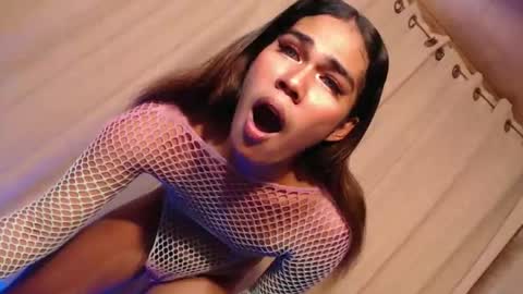 vampy_ebony_laxine online show from 22, 10, 2025