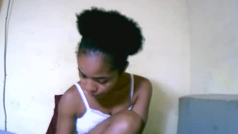 vanah344375 online show from 12, 9, 2025
