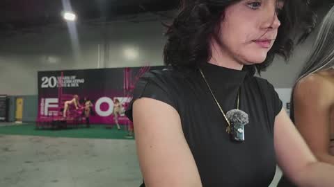 Snapshot of vanandjuani chatting on 24, 10, 2025 vanessa online show from 24, 10, 2025