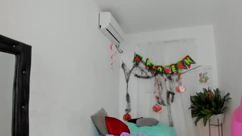 Snapshot of vanelope_smith chatting on 9, 11, 2025 vanelope_smith online show from 9, 11, 2025