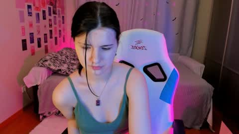 Snapshot of vanessa_brills chatting on 8, 1, 2025 Vanessa online show from 8, 1, 2025