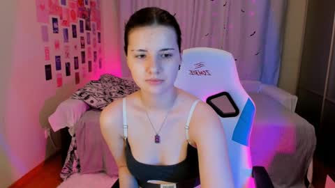 Snapshot of vanessa_brills chatting on 8, 1, 2025 Vanessa online show from 8, 1, 2025