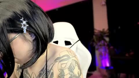 Vanessa  online show from 8, 6, 2026