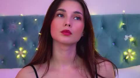 Snapshot of vanessacelesti chatting on 19, 12, 2025 Vanessa online show from 19, 12, 2025