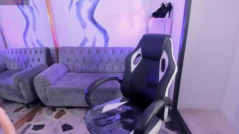 vanessascott_ online show from 14, 3, 2026