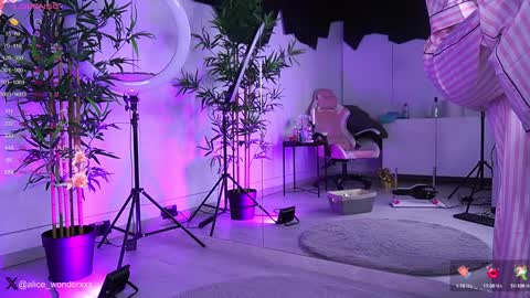 Vanessa Simon online show from 19, 1, 2025