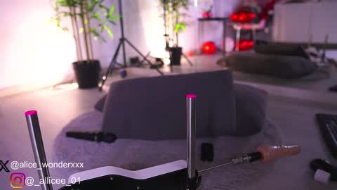 Vanessa Simon online show from 16, 2, 2025