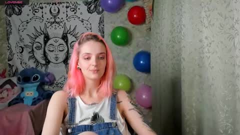 Snapshot of vanilla_arya chatting on 12, 12, 2024 Adelina online show from 12, 12, 2024