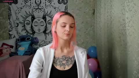 Snapshot of vanilla_arya chatting on 19, 12, 2024 Adelina online show from 19, 12, 2024