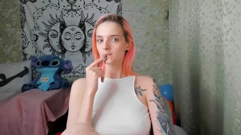 Snapshot of vanilla_arya chatting on 28, 12, 2024 Adelina online show from 28, 12, 2024