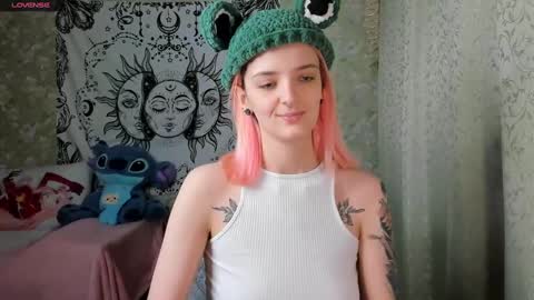 Snapshot of vanilla_arya chatting on 4, 1, 2025 Adelina online show from 4, 1, 2025