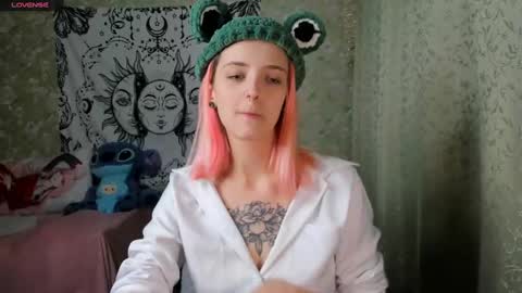 Snapshot of vanilla_arya chatting on 7, 1, 2025 Adelina online show from 7, 1, 2025