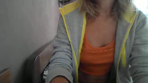Snapshot of vanillachika205 chatting on 6, 7, 2026 vanillachika205 online show from 6, 7, 2026