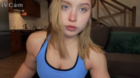 Snapshot of vanillalivitski chatting on 14, 11, 2025 Vanilla online show from 14, 11, 2025