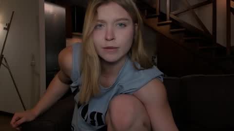 Snapshot of vanillalivitski chatting on 24, 11, 2025 Vanilla online show from 24, 11, 2025