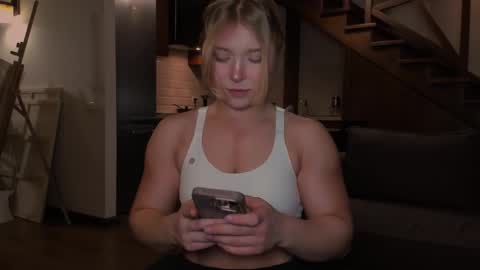 Snapshot of vanillalivitski chatting on 30, 11, 2025 Vanilla online show from 30, 11, 2025