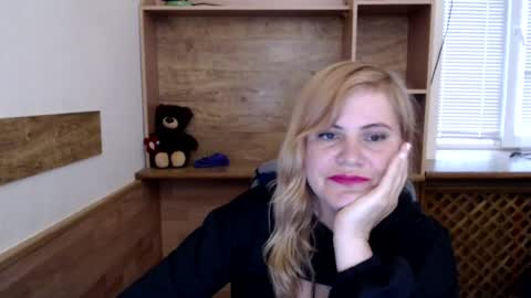 Snapshot of vanillaloveli chatting on 9, 7, 2026 vanillaloveli online show from 9, 7, 2026