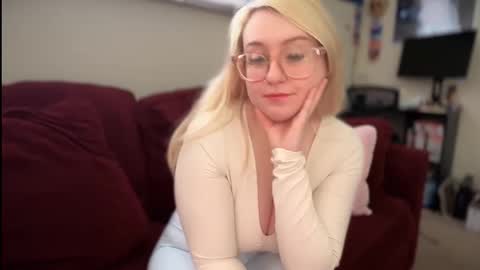 Snapshot of vanillapuddingpie chatting on 6, 3, 2025 vanillapuddingpie online show from 6, 3, 2025