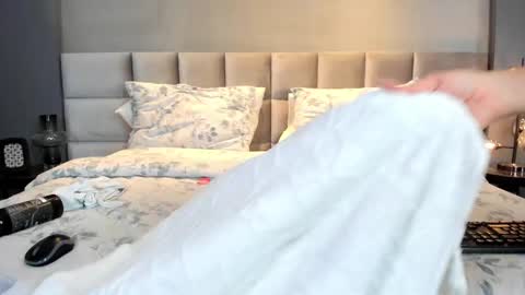 Snapshot of vannabardot chatting on 25, 9, 2025 VANNA online show from 25, 9, 2025